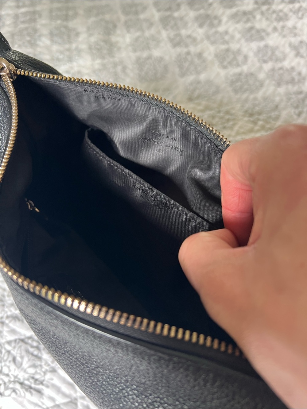 Kate spade black pebbled leather crossbody with striped strap - Picture 6 of 8